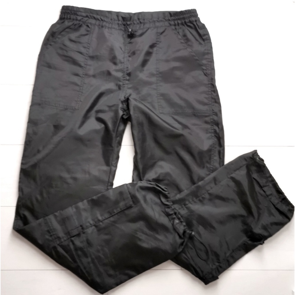 Parachute cargo joggers with adjustable elastics